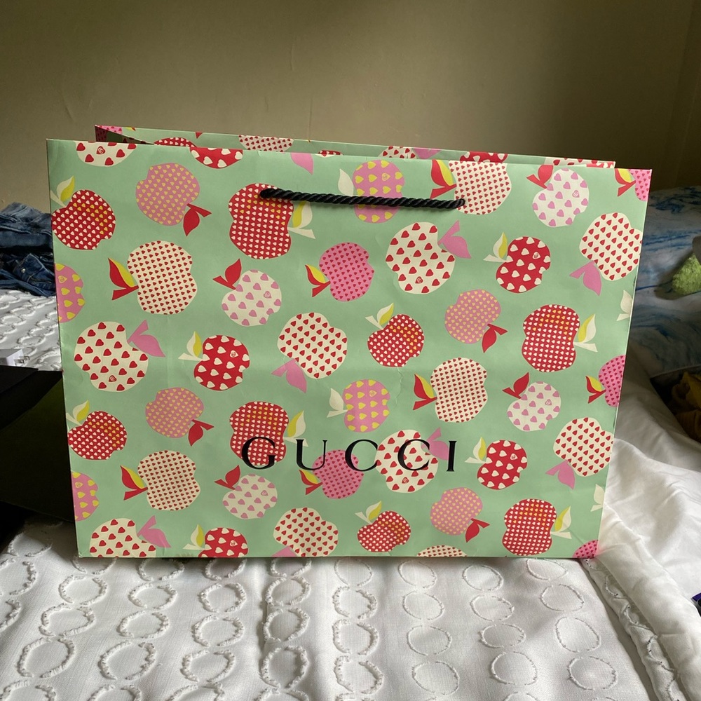 GUCCI shopping bag
